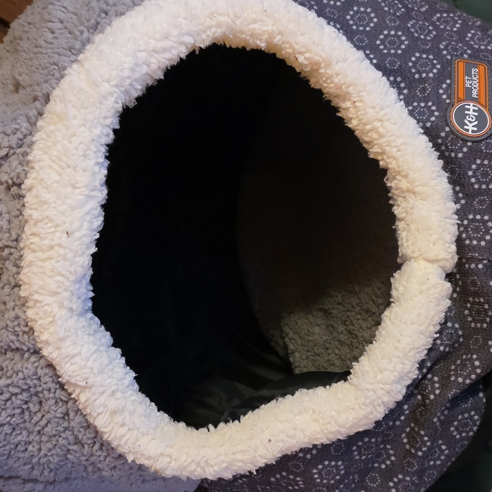 Electric Heated Cat Bed - Picture 3 of 3